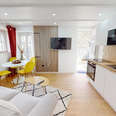 Ferienhaus Charmante Maison En Pierre - Centre -