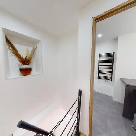 Charmante Maison En Pierre - Centre - *