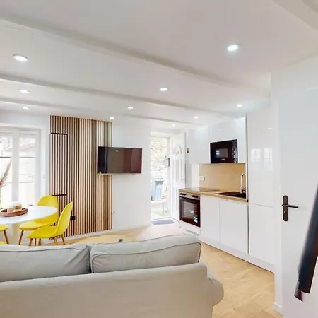 בית נופש Charmante Maison En Pierre - Centre - *