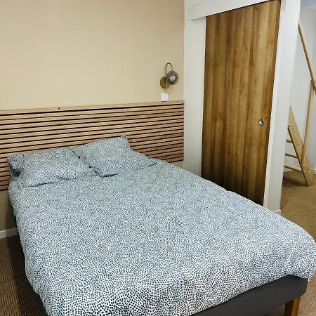 בית נופש Charmante Maison En Pierre - Centre - וויסטרהאם