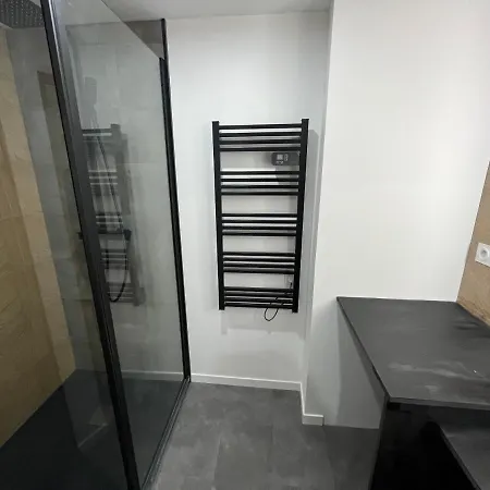 Charmante Maison En Pierre - Centre - *