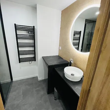 בית נופש Charmante Maison En Pierre - Centre - *