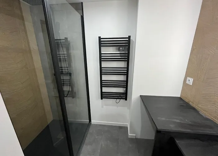 Charmante Maison En Pierre - Centre - *