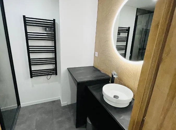 בית נופש Charmante Maison En Pierre - Centre - *